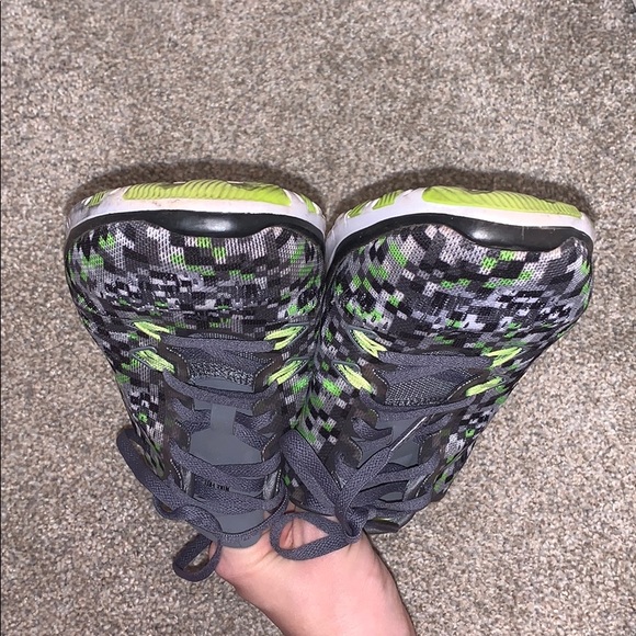 Size 7.5 woman’s NIKE shoes - Picture 6 of 7